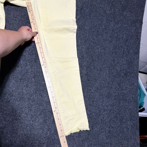 LOFT Women's Yellow Cropped Skinny Jeans Size 6 Raw Hem Stretch - Picture 4 of 10